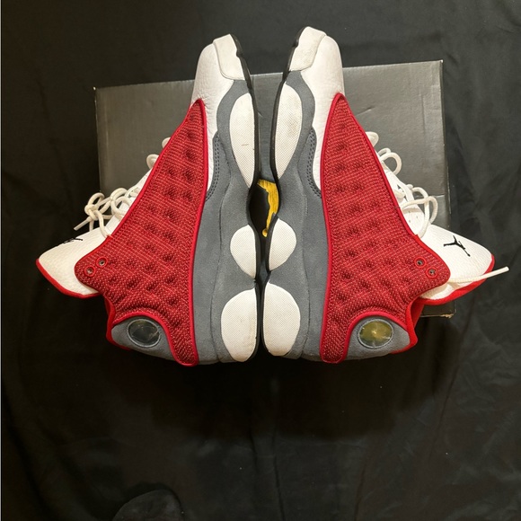 Jordan 13 - Picture 2 of 5